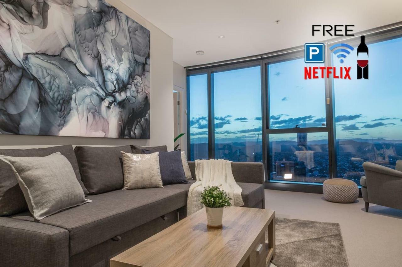 Highlife Luxury*carpark*wifi*pool*gym*netflix